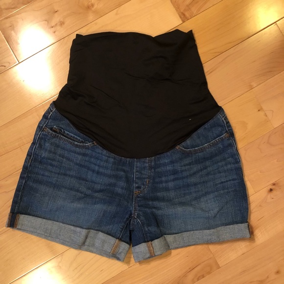 LOFT Pants - NWT LOFT Maternity Denim Roll Cuff Shorts